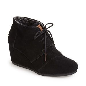 Toms Black Suede desert wedge 8.5